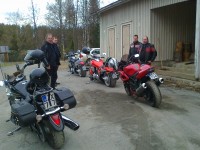 Motoristit parkissa